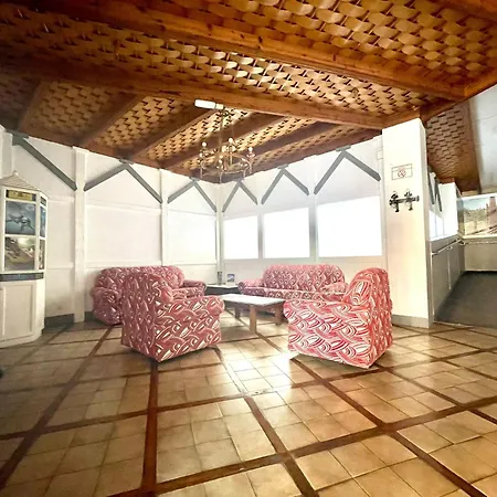 With Ocean Views In Playa Jardin, Puerto De La Cruz Apartment *