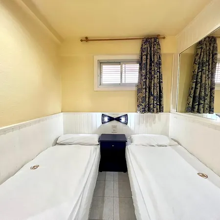 With Ocean Views In Playa Jardin, Puerto De La Cruz Daire *